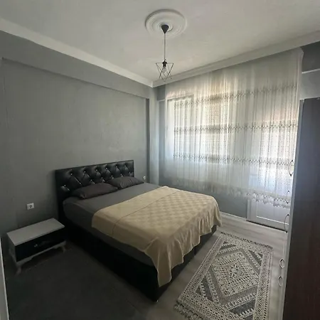 Appartement In The Center, 6-7 Minutes To The Airport, Close To The Sea And Coves *