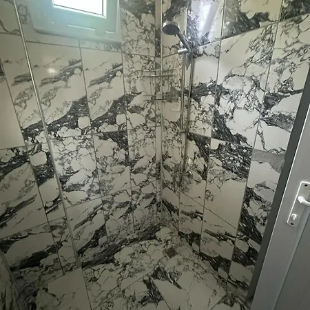 In The Center, 6-7 Minutes To The Airport, Close To The Sea And Coves 아파트