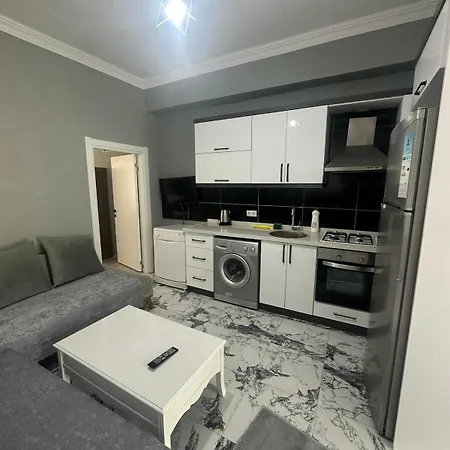 Апартаменты In The Center, 6-7 Minutes To The Airport, Close To The Sea And Coves *