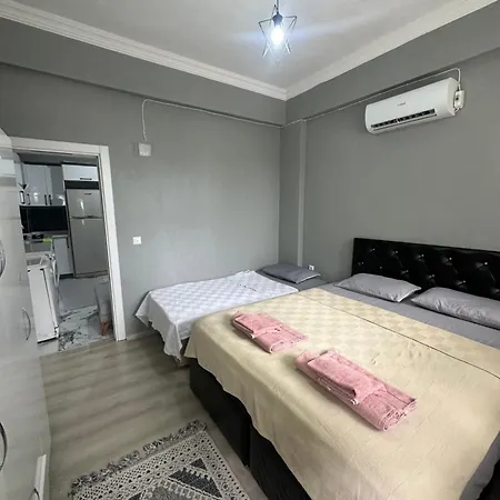 In The Center, 6-7 Minutes To The Airport, Close To The Sea And Coves Апартаменты