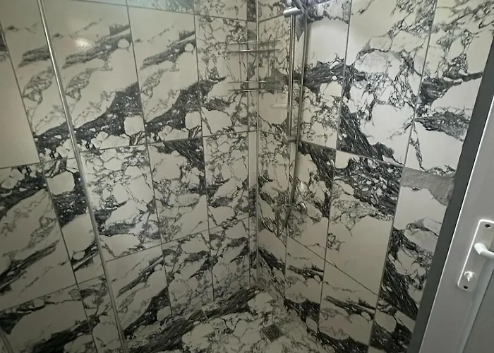 In The Center, 6-7 Minutes To The Airport, Close To The Sea And Coves Apartamento