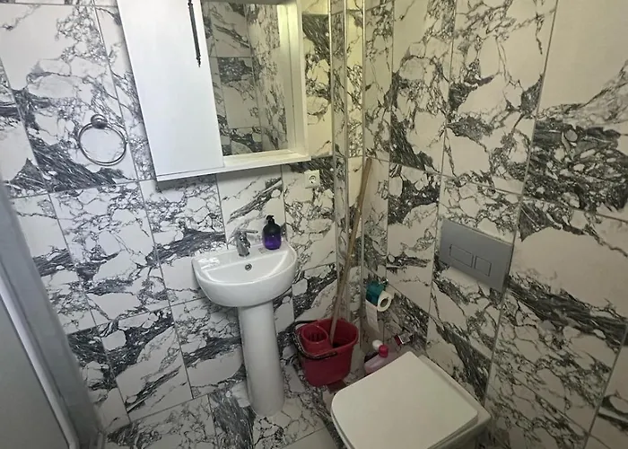 Apartamento In The Center, 6-7 Minutes To The Airport, Close To The Sea And Coves