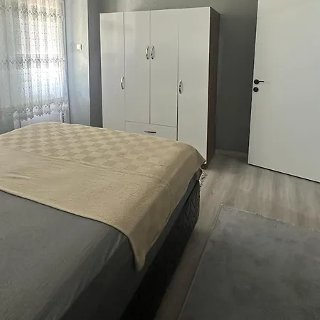 شقة In The Center, 6-7 Minutes To The Airport, Close To The Sea And Coves *